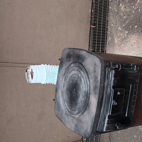 Stufa funzionante a legna marca 